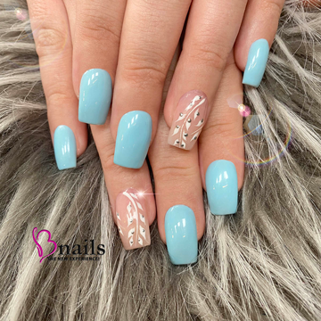 blue dip nail with white flower