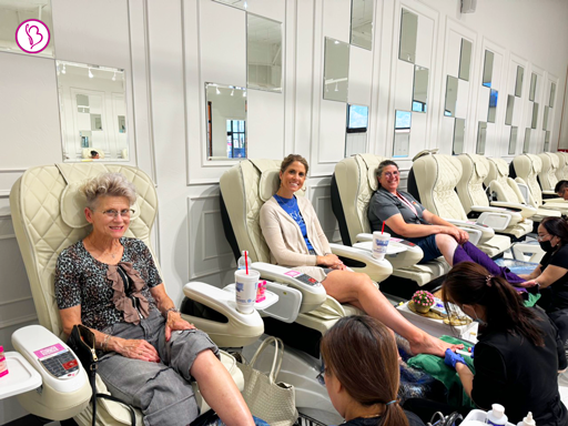 Luxury nail salon with outstanding customer service