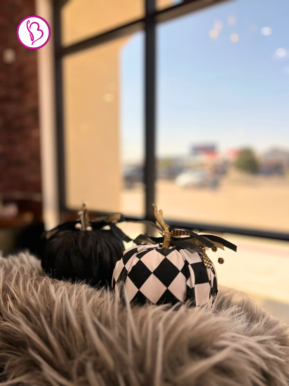 Spooky-chic décor at Bnails Amarillo 