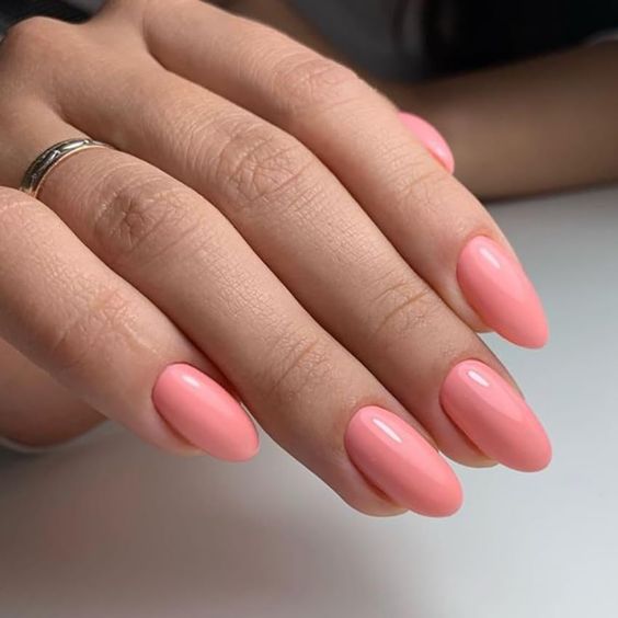 Perfect oval nails for sophisticated look at Bnails