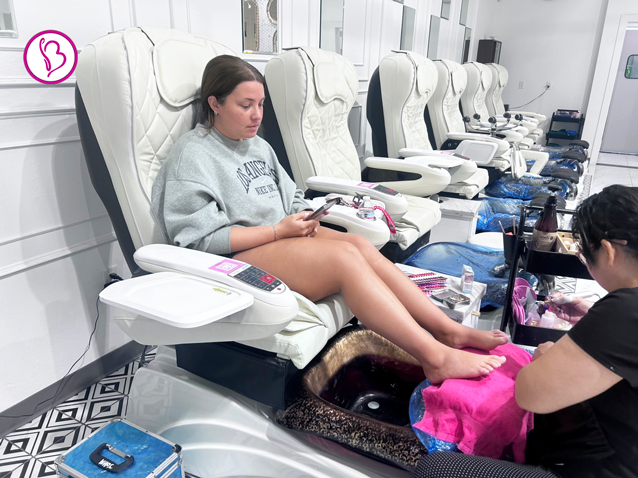 customers Relaxing manicure environment at Bnails Amarillo