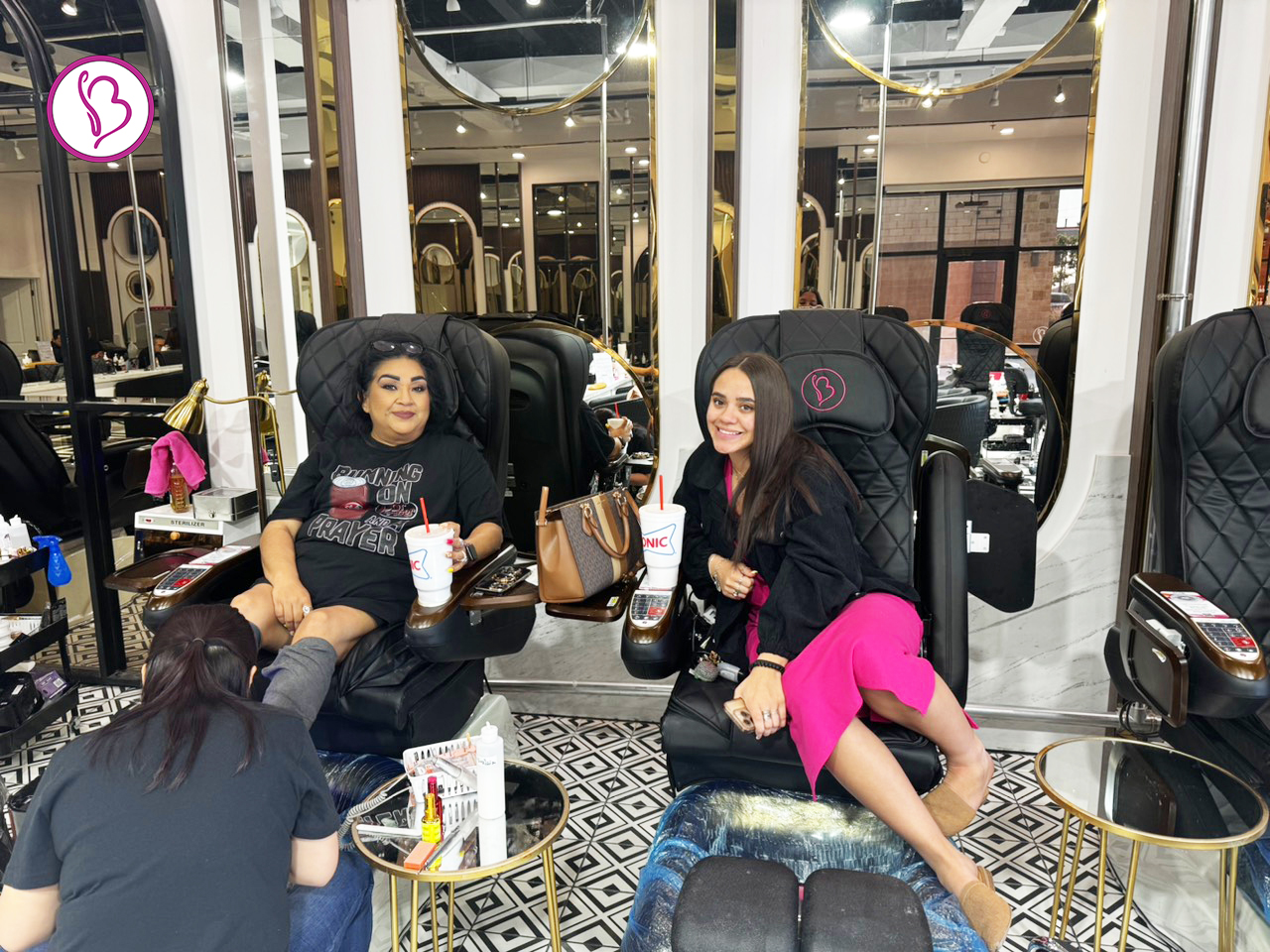 Organic nail salon with personalized attention and exceptional service
